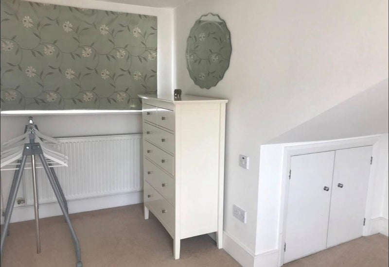 Room Etheldene Avenue in Greater London