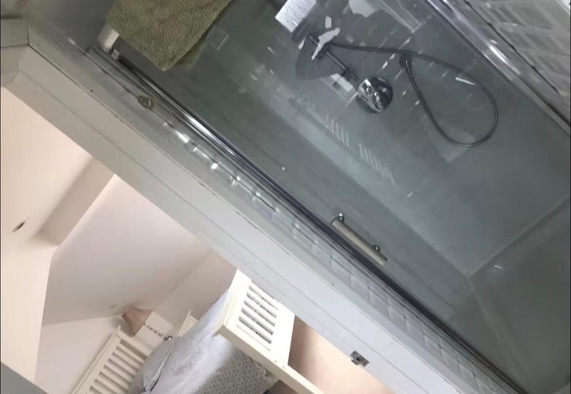 Room Etheldene Avenue in Greater London