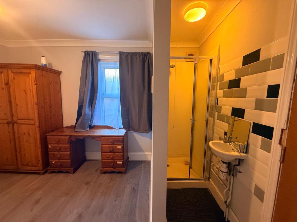 Room Cranbury Road in Eastleigh