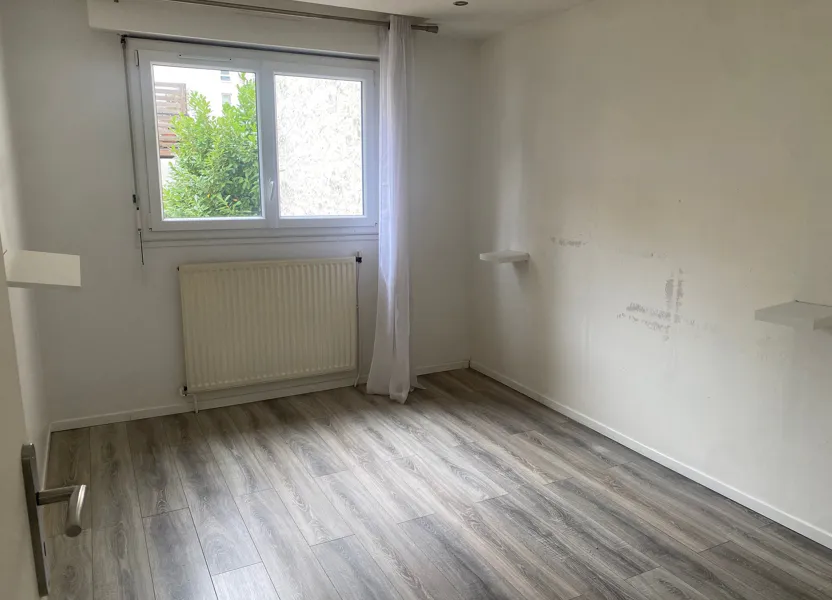 Flat Rue Pelleport in Paris