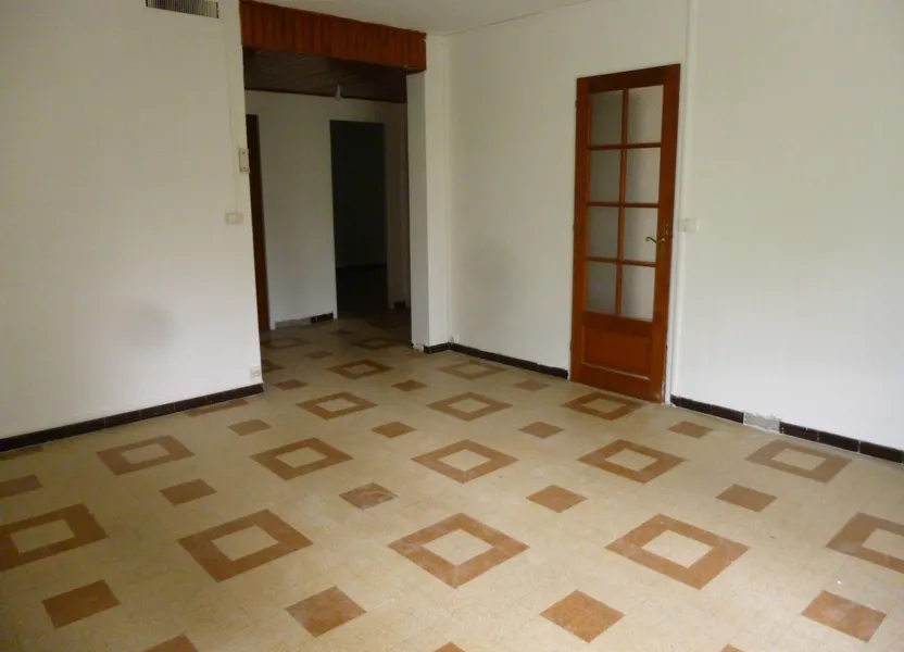 Flat Avenue Georges Pompidou in Manosque
