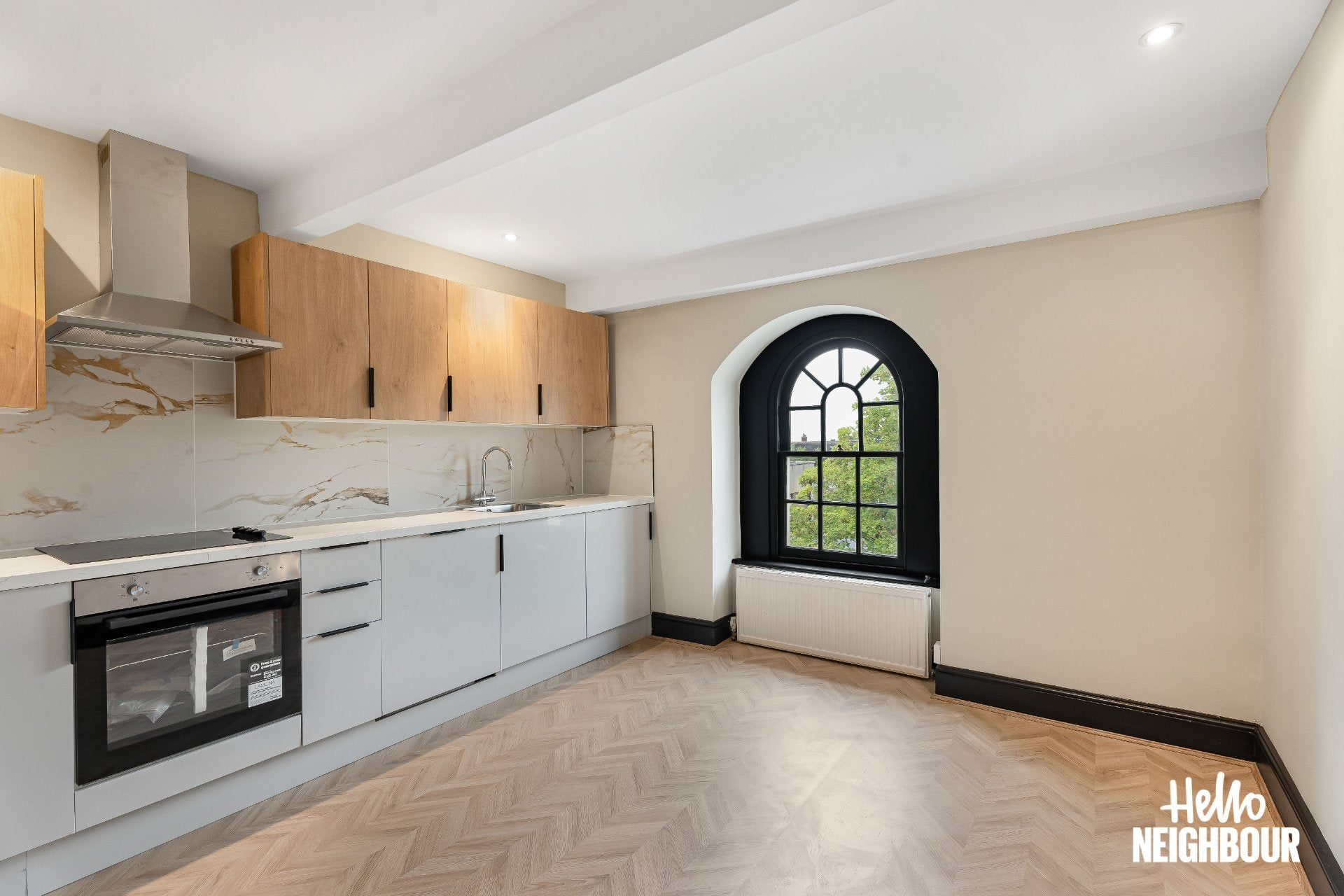 Flat Leigham Court Road in Greater London