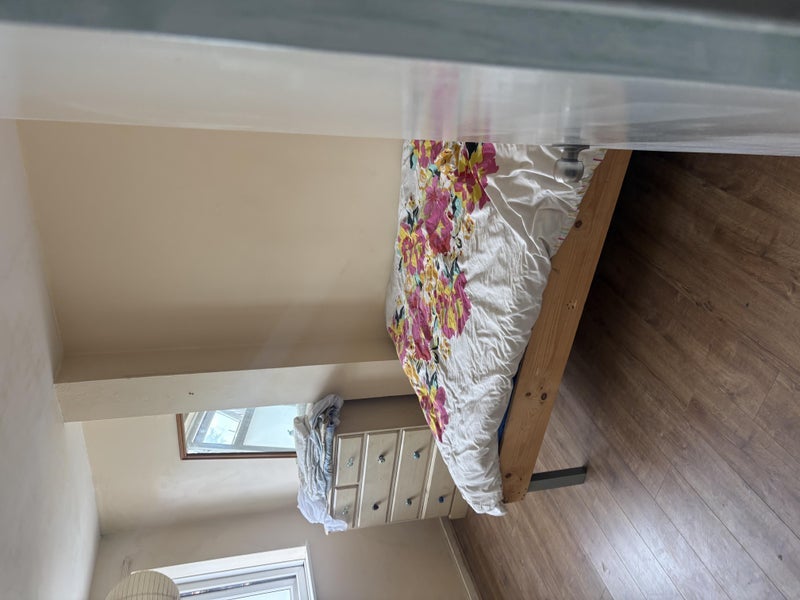 Room Spenser Grove in Greater London