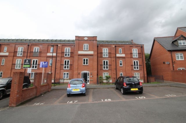 Flat Trevore Drive in Haigh