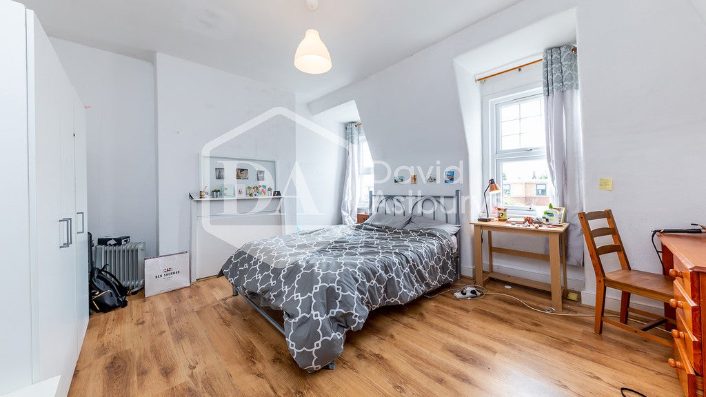 Flat Tottenham Lane in Greater London