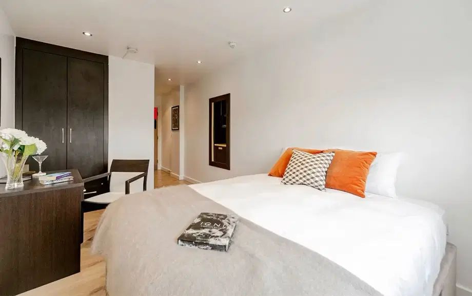 Room Kilburn High Road in Greater London