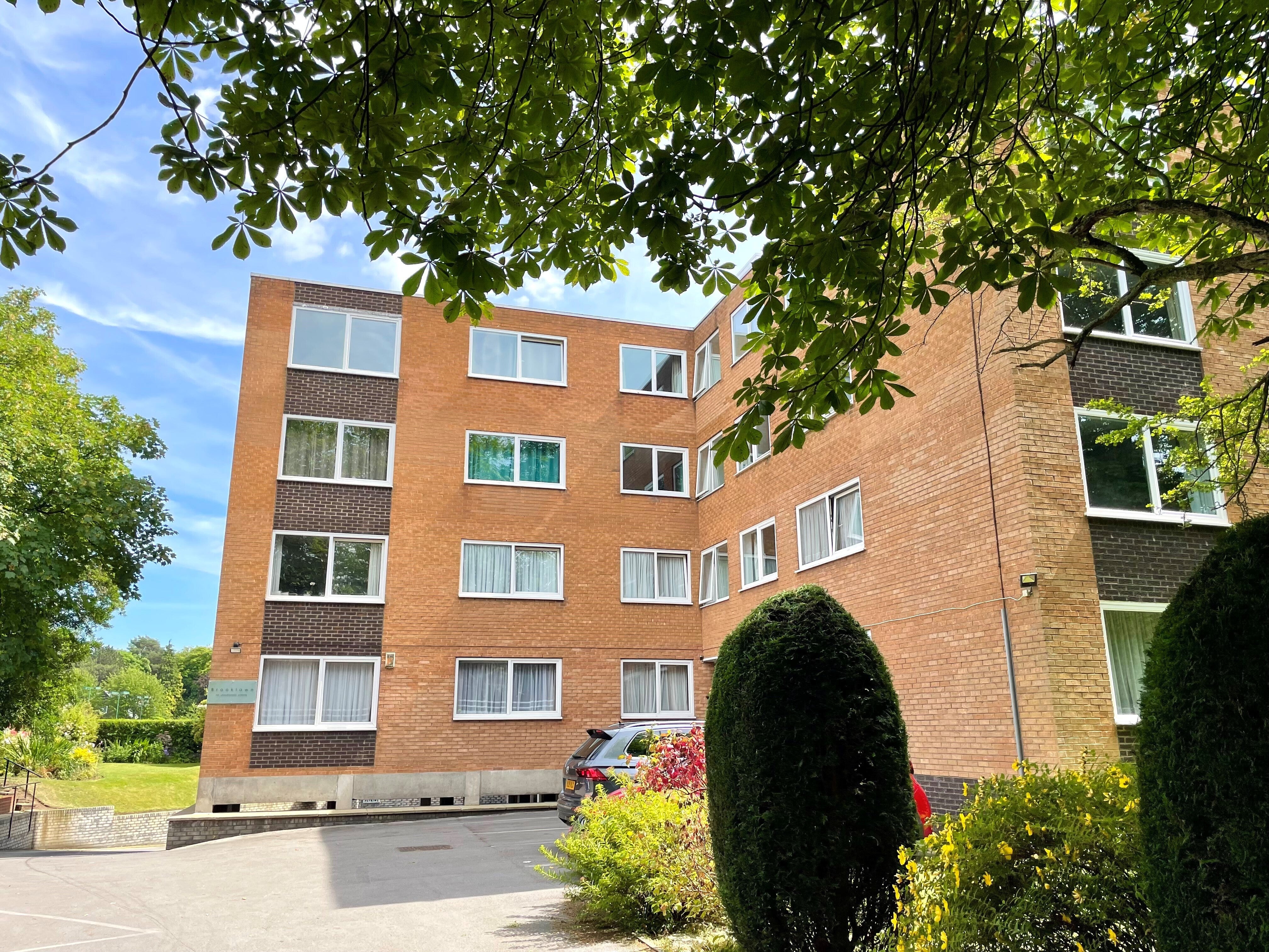 Flat Palatine Road in Manchester