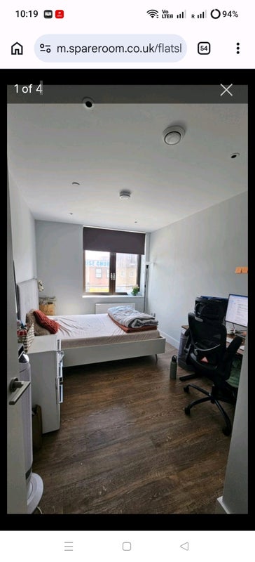 Room Park Lane in Greater London