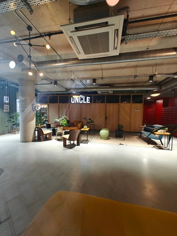 Room Park Lane in Greater London