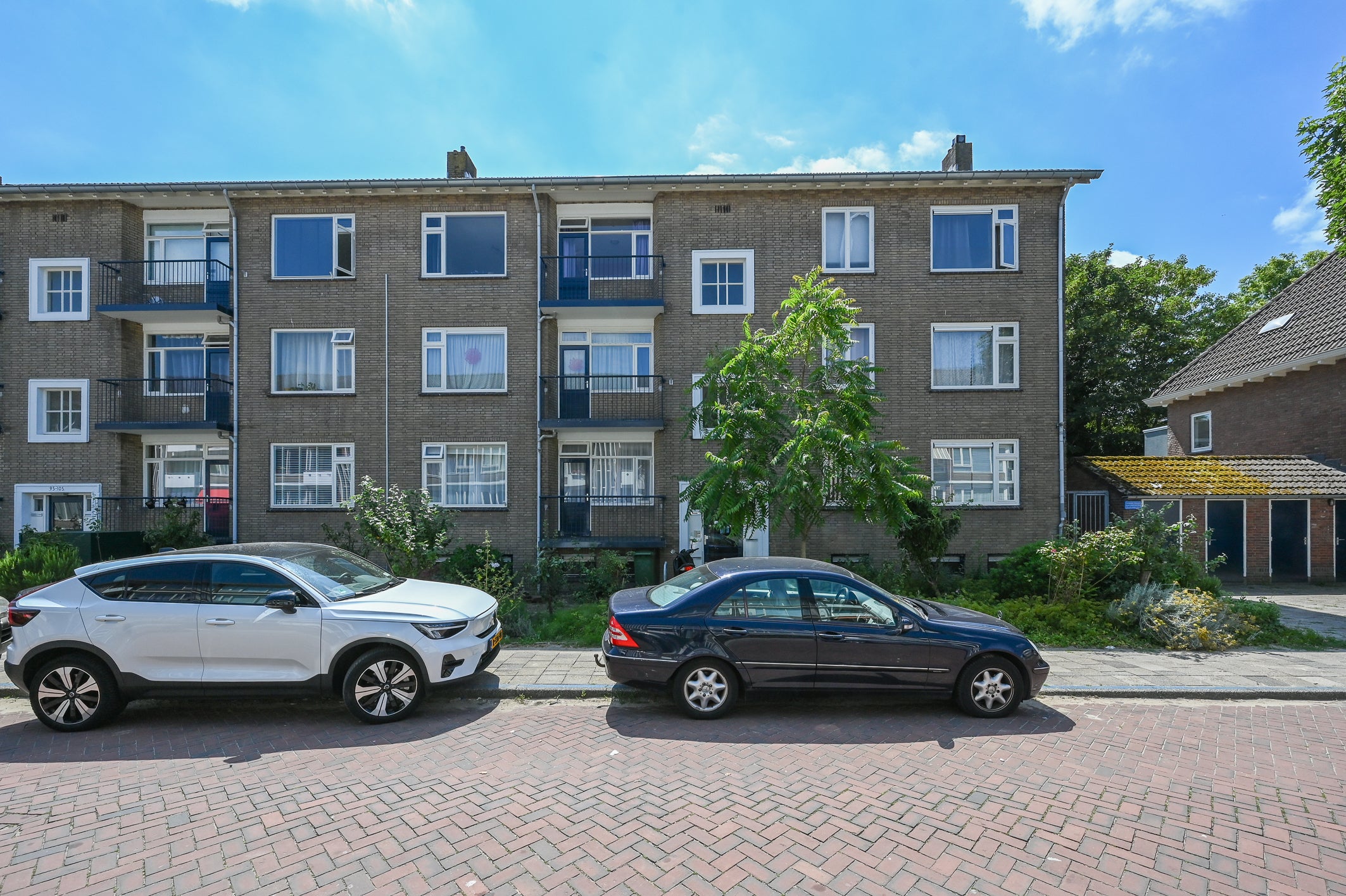 Appartement Von Geusaustraat 111 in Voorburg
