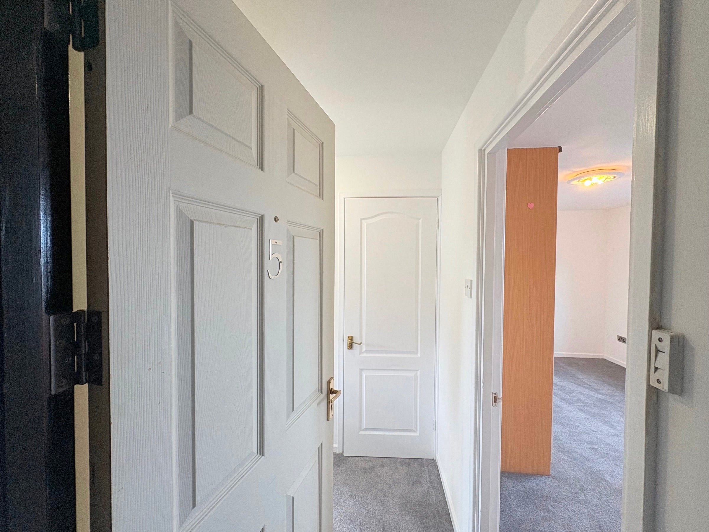 Flat Cranmer Court in Swansea