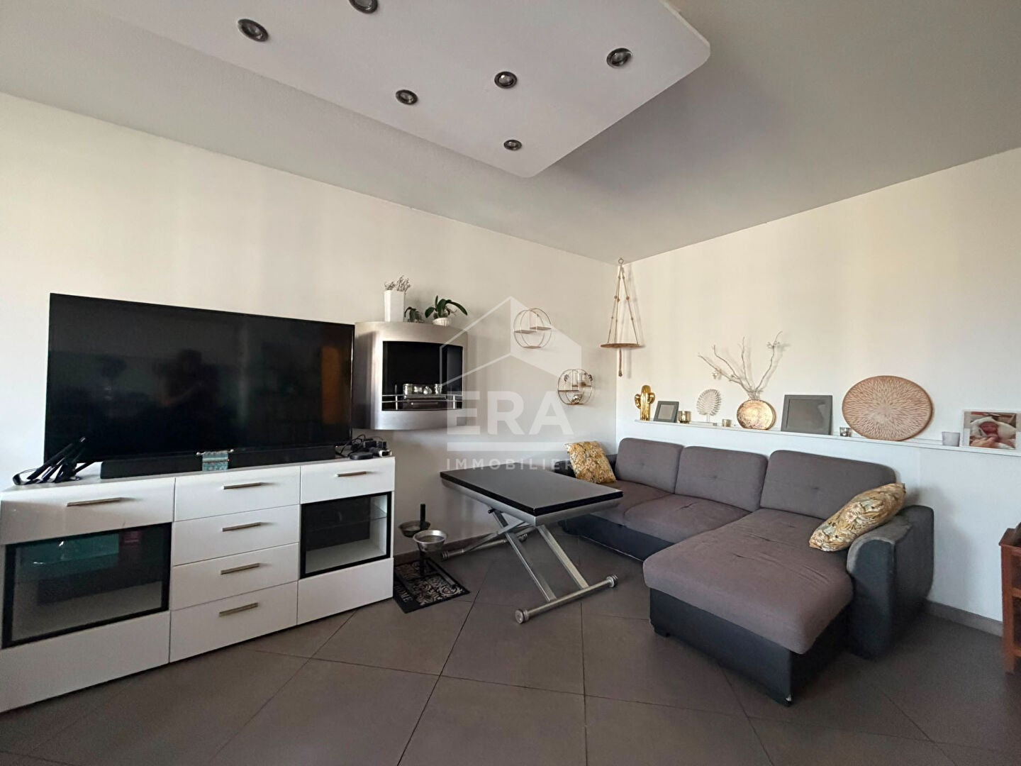 Flat Corniche Fahnestock in Saint-Laurent-du-Var