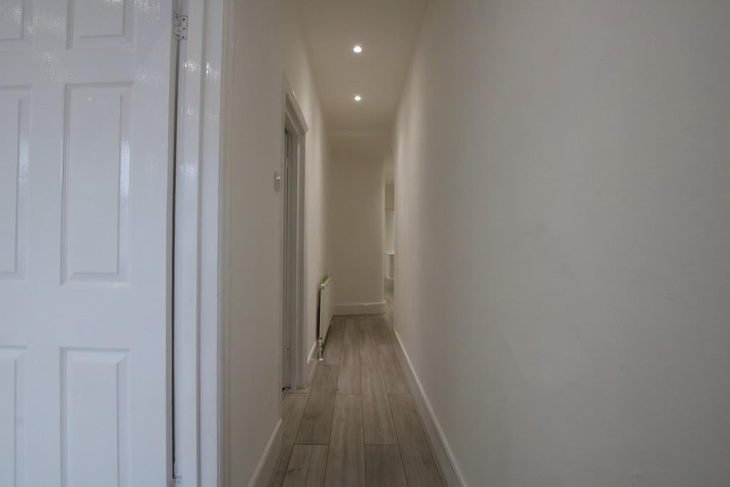 Flat Dalmeyer Road in Greater London