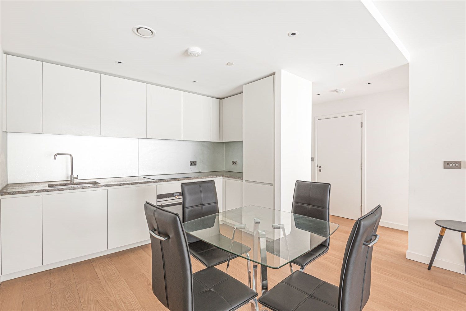 Flat Cutter Lane in Greater London