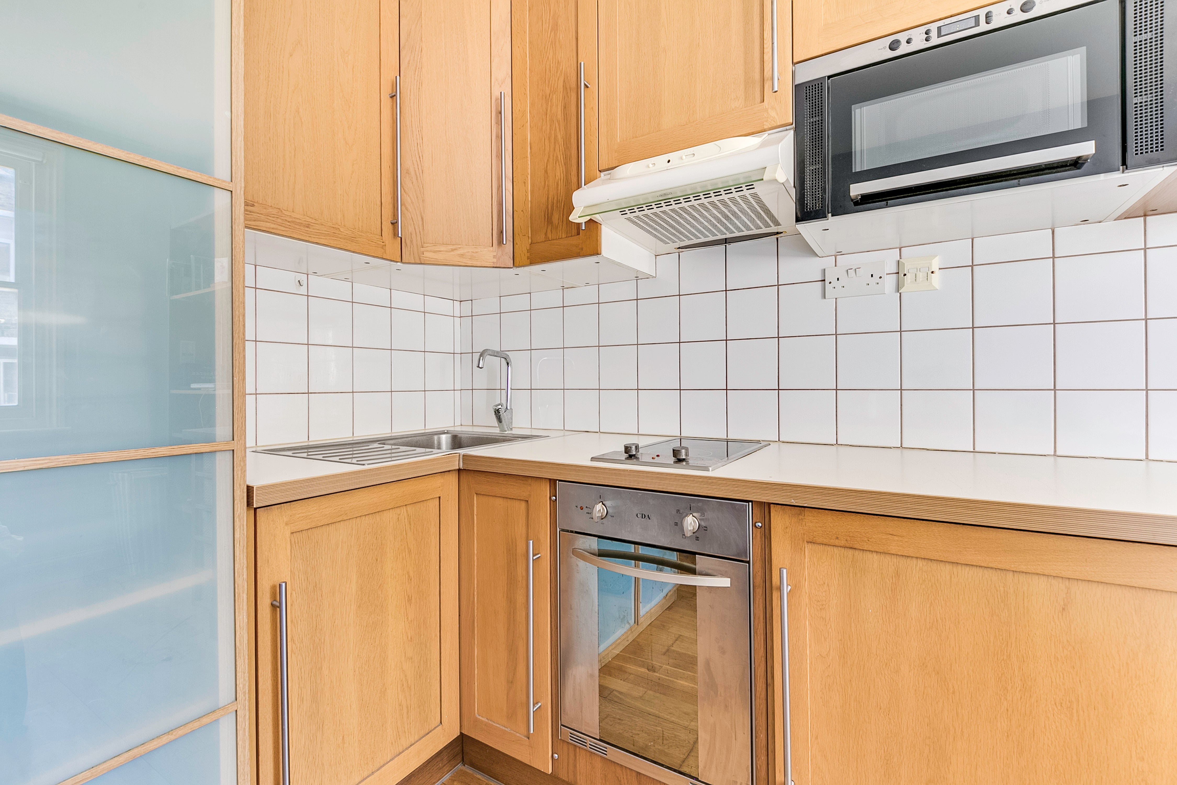 Flat Warbeck Road in Greater London