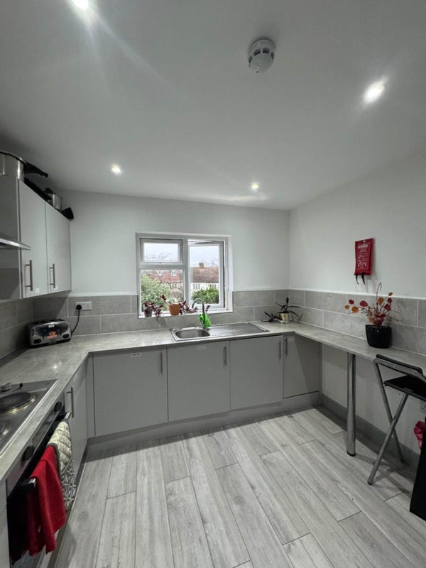 Room Bensham Lane in Greater London