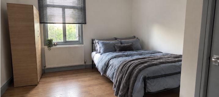 Room Bensham Lane in Greater London