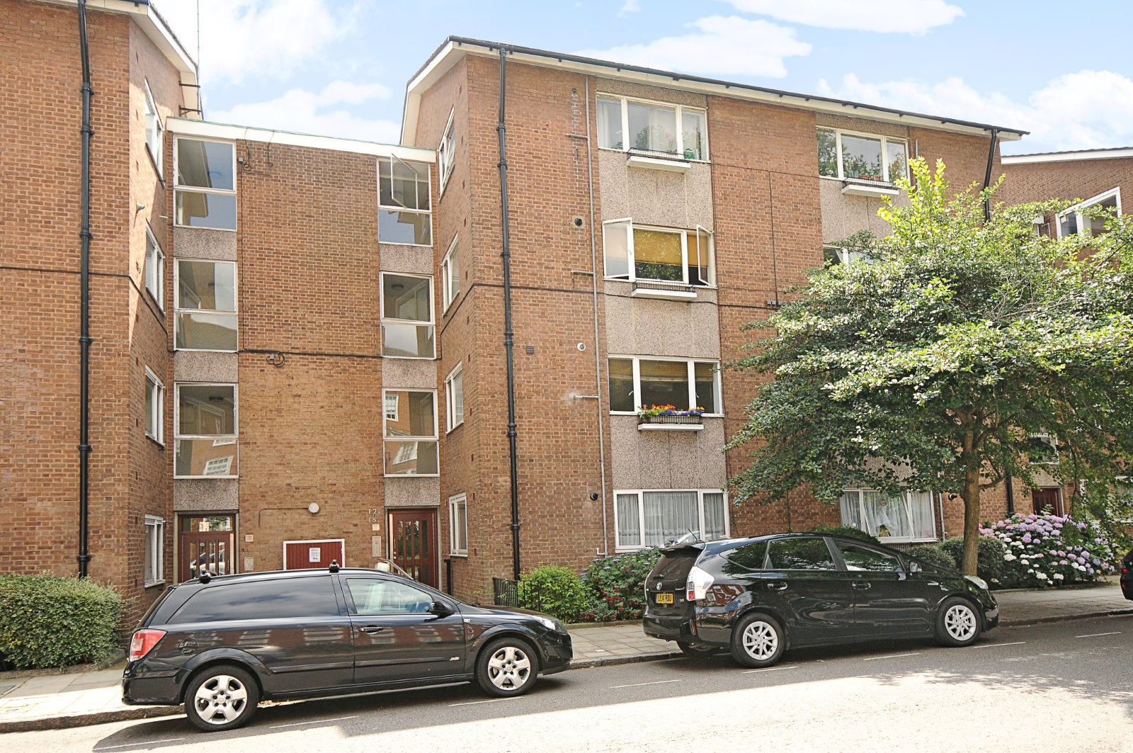 Flat Newcourt Street in City of Westminster