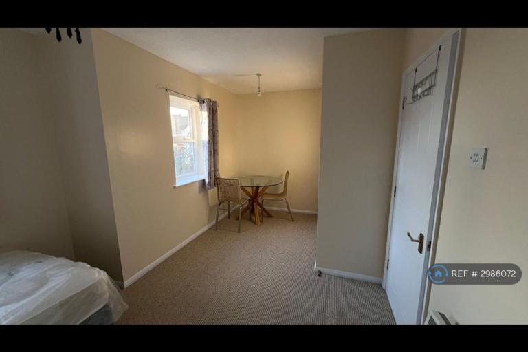 Flat Angelica Drive in Greater London