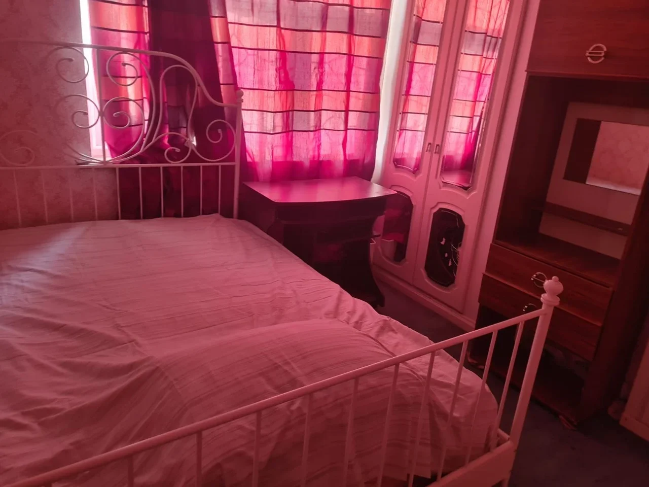 Room Ellis Avenue in Greater London