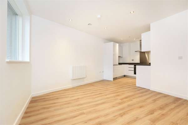 Flat Narrow Lewins Mead in Bristol