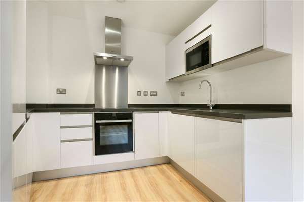 Flat Narrow Lewins Mead in Bristol