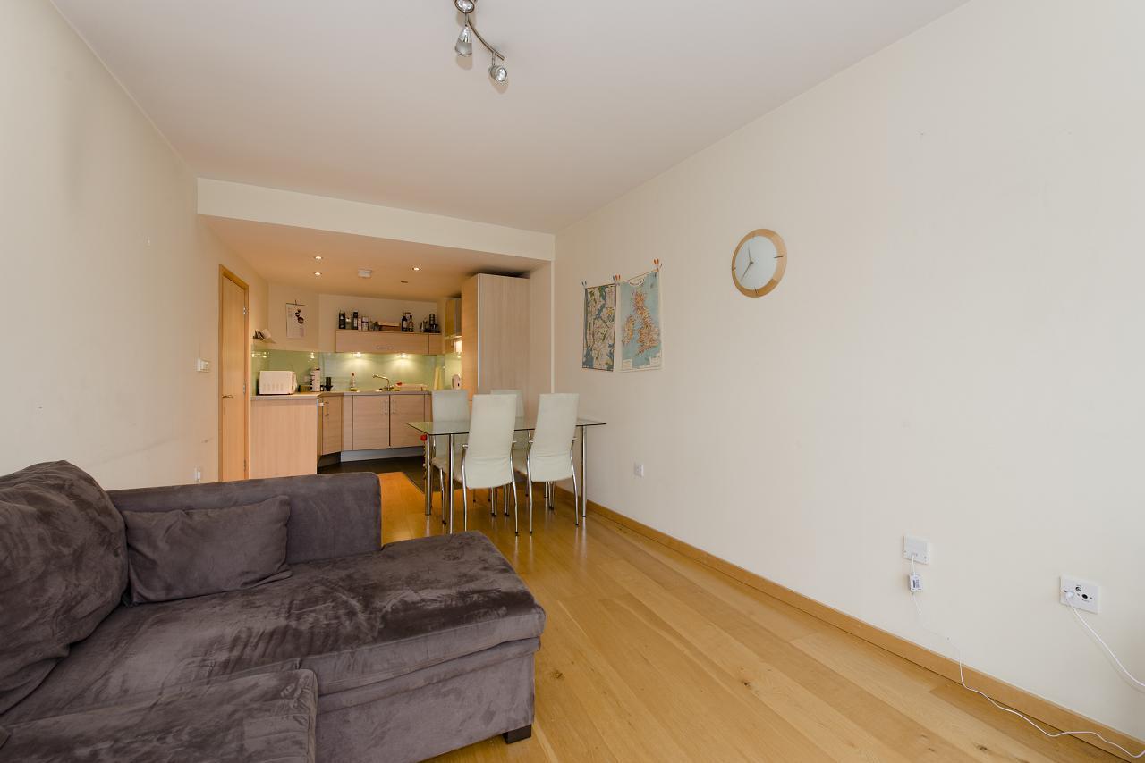 Flat Graham Street in Greater London