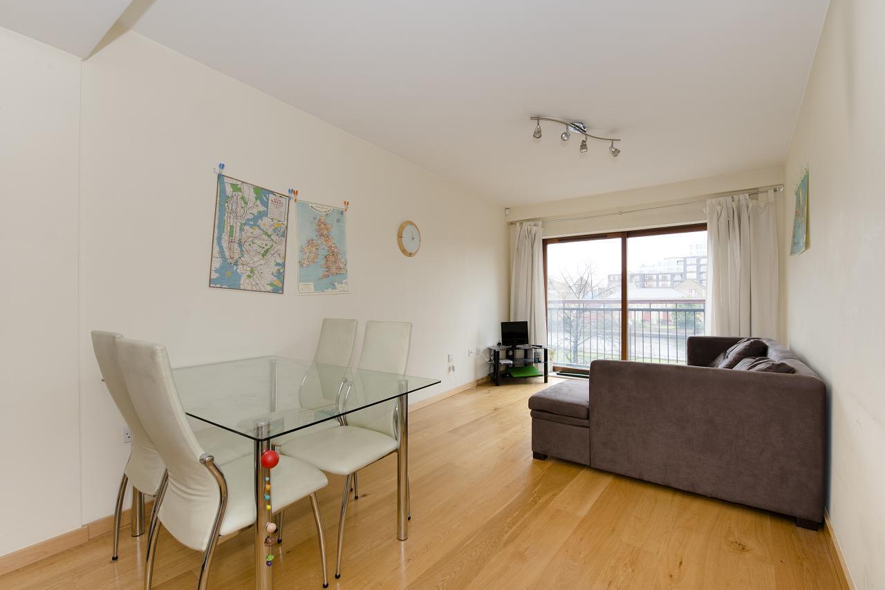 Flat Graham Street in Greater London
