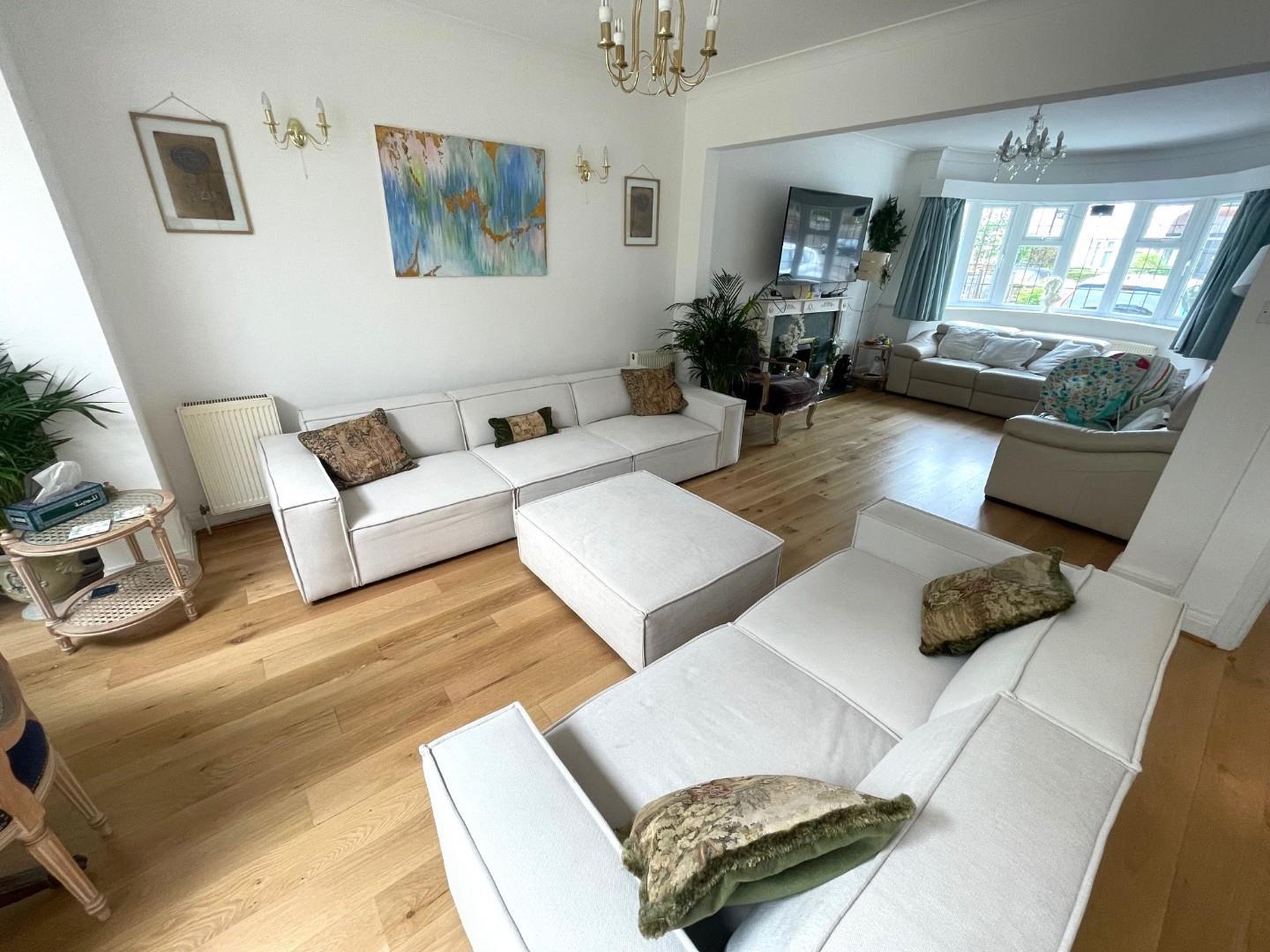 House Uphill Grove in Greater London