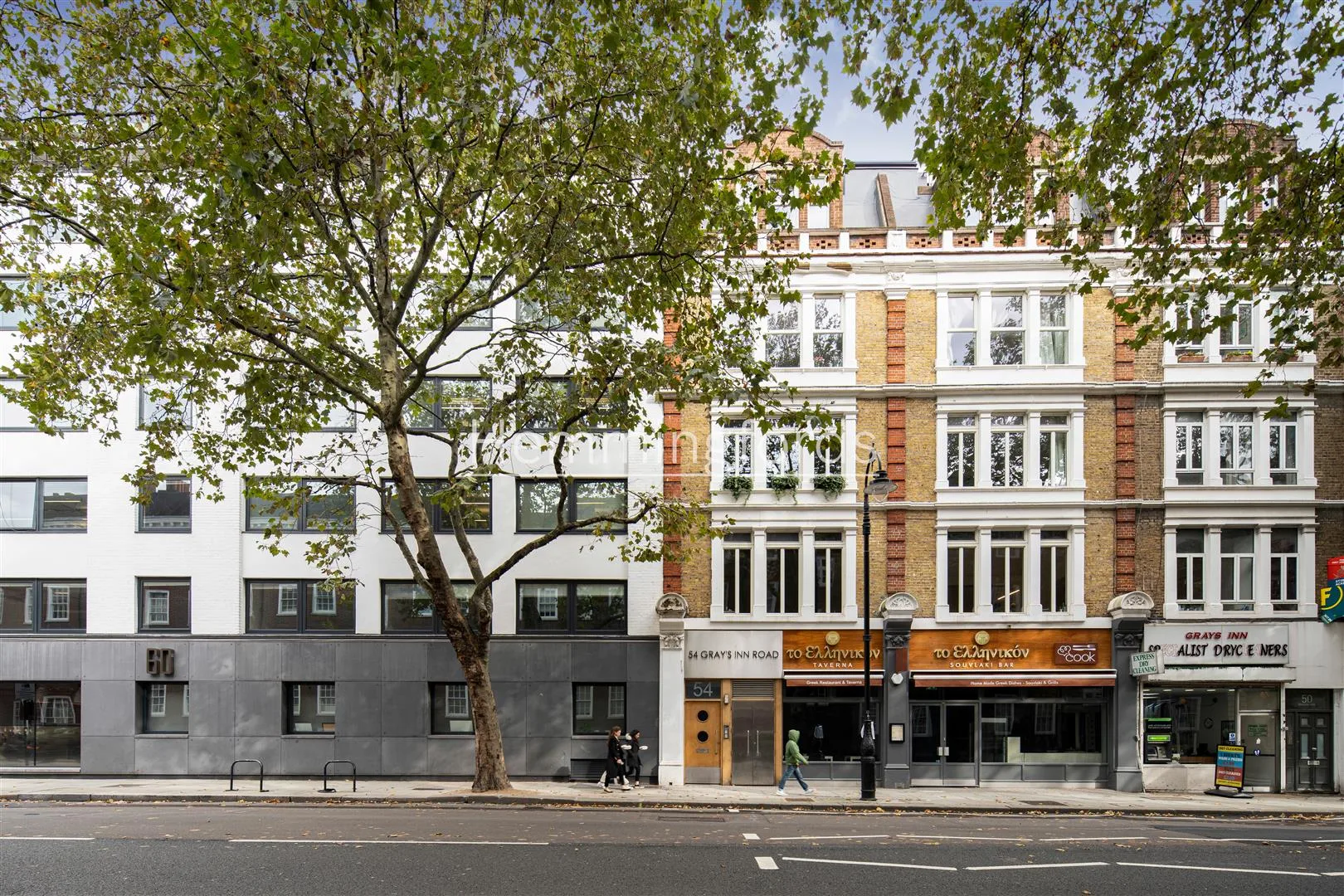 Flat Gray's Inn Road in Greater London