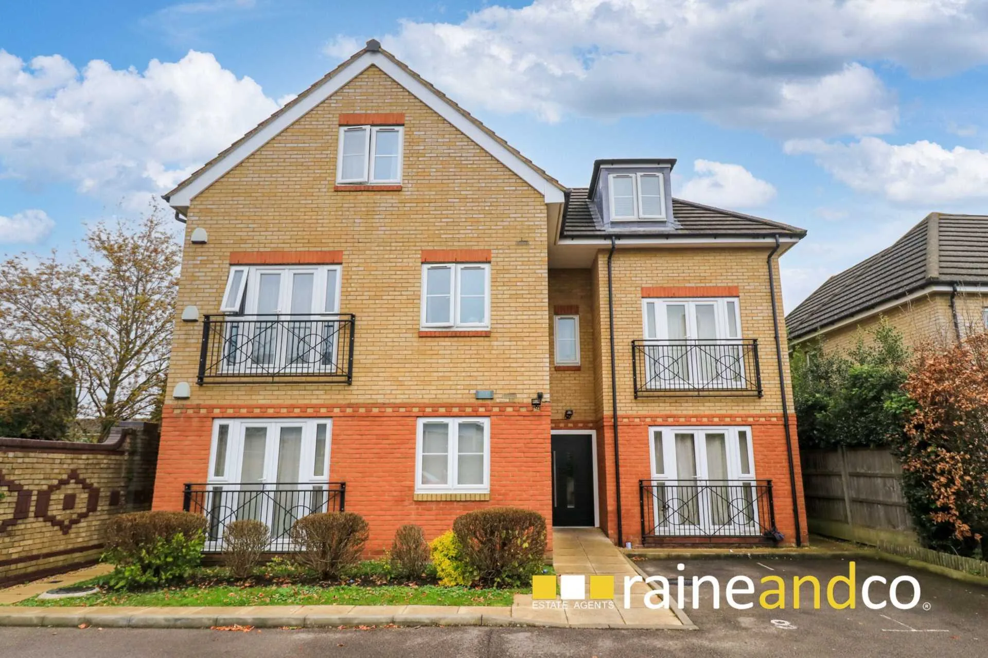 Flat St Albans Road West in Welwyn Hatfield
