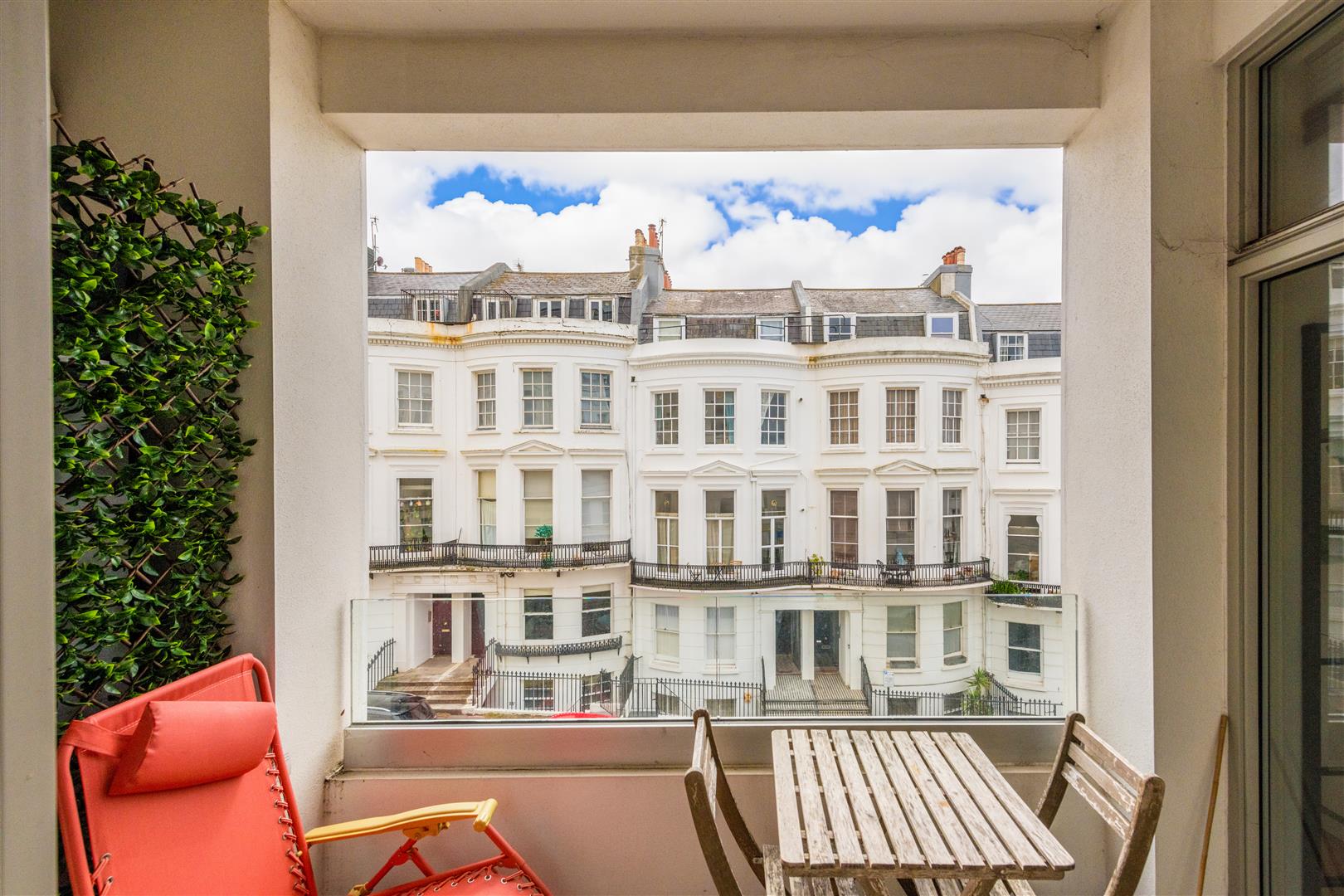 Flat Norfolk Terrace in Brighton