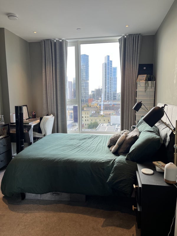 Flat Kennington Lane in Greater London