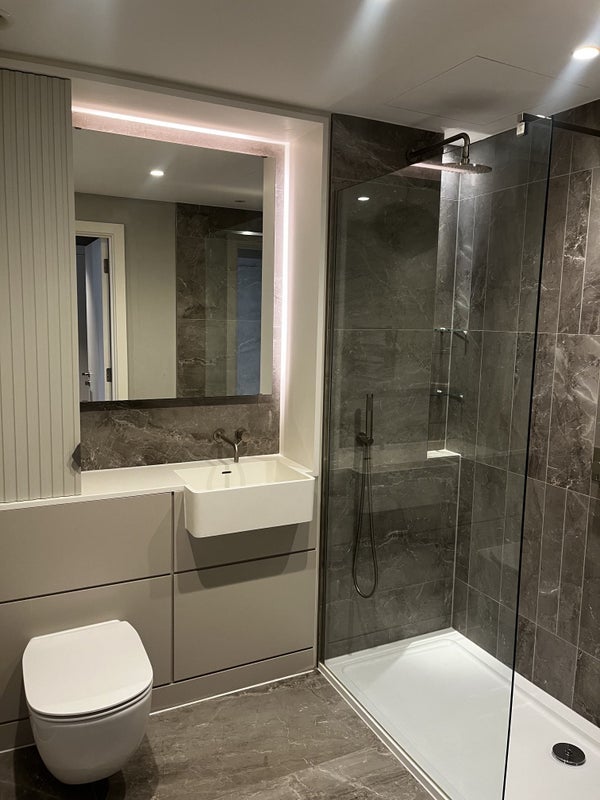 Flat Kennington Lane in Greater London