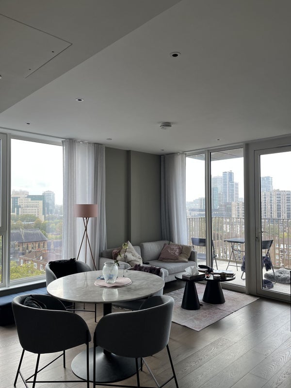 Flat Kennington Lane in Greater London
