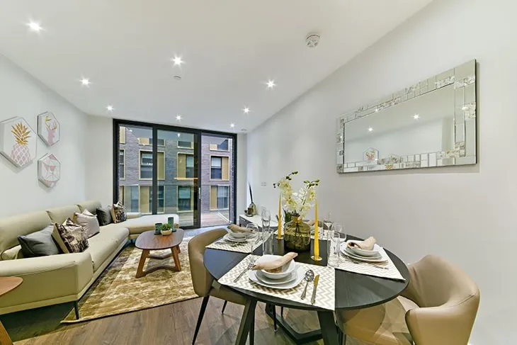 Flat Bridle Mews in Greater London