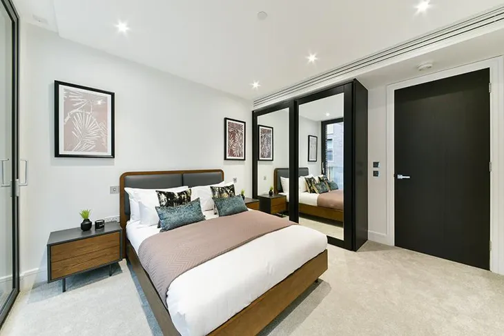 Flat Bridle Mews in Greater London