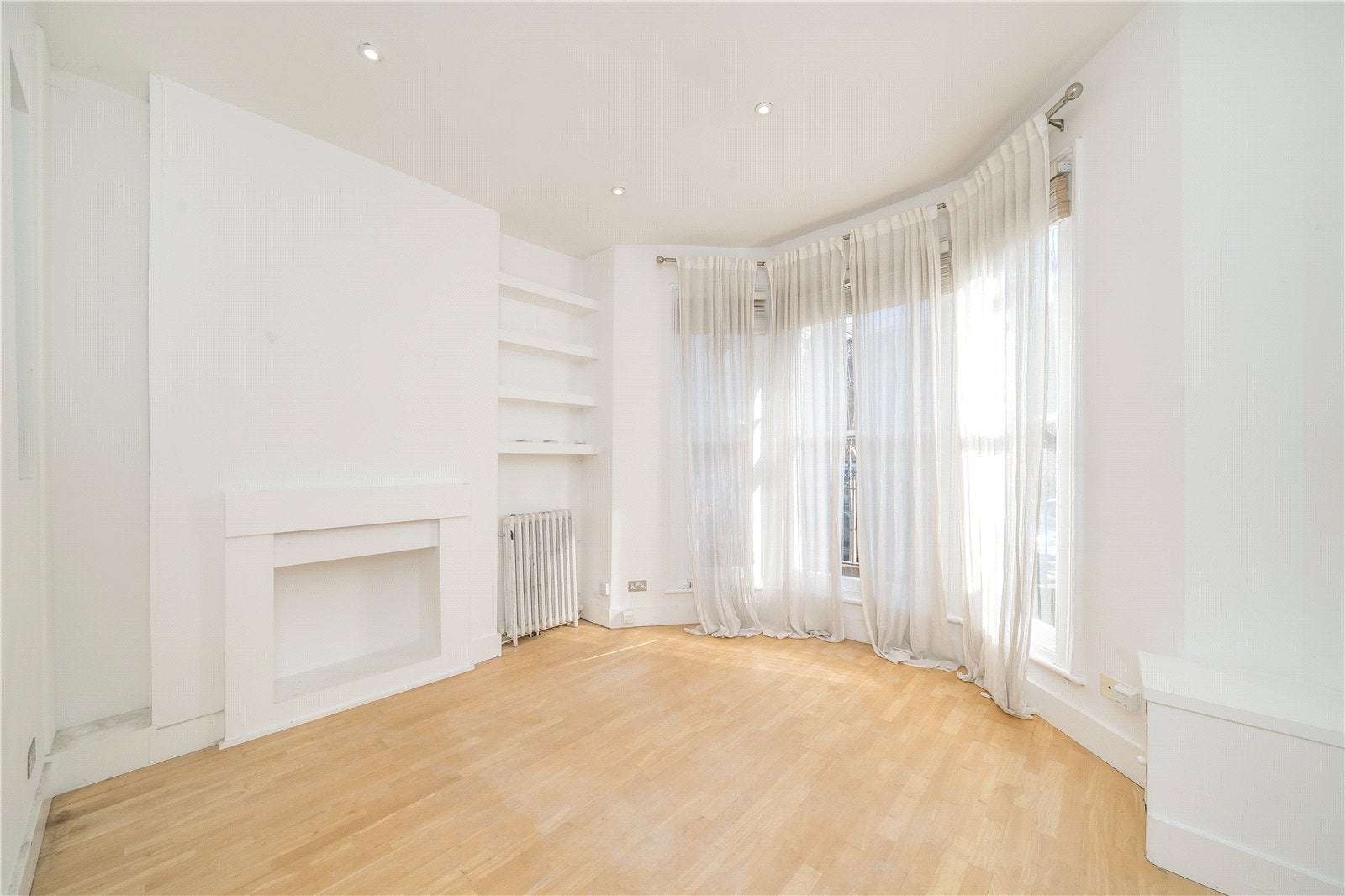 Flat Severus Road in Greater London