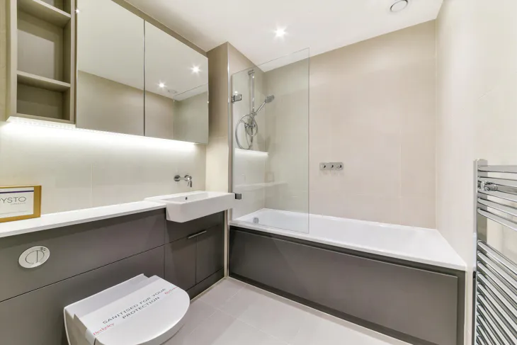 Flat Coster Avenue in Greater London