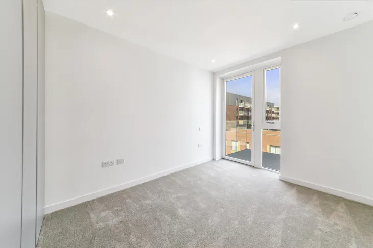 Flat Coster Avenue in Greater London