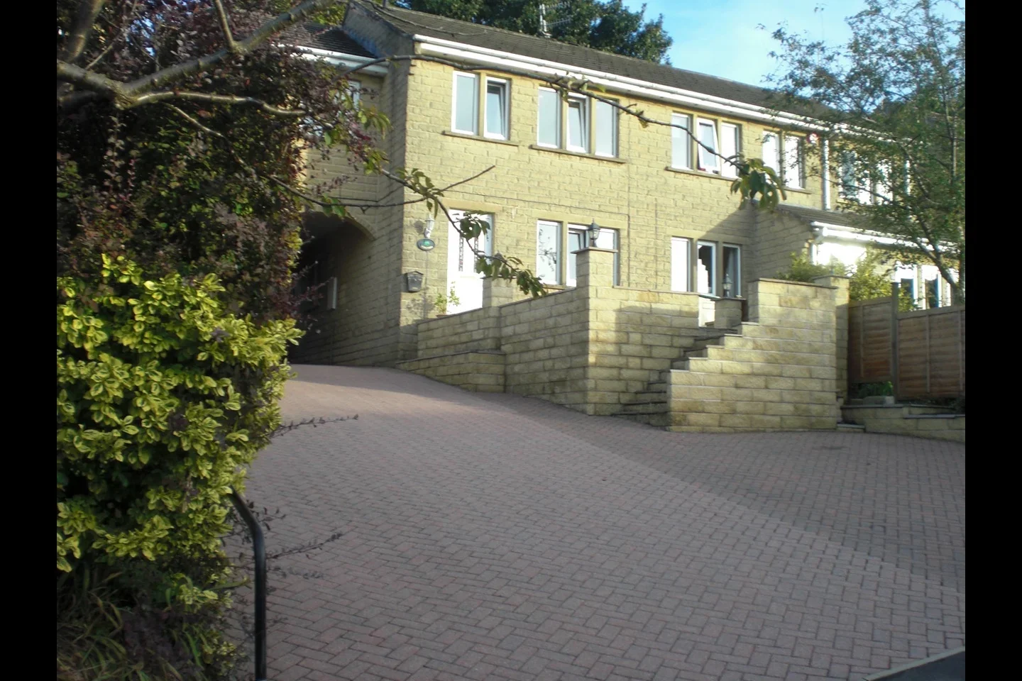 House Ingdale Drive in Kirklees