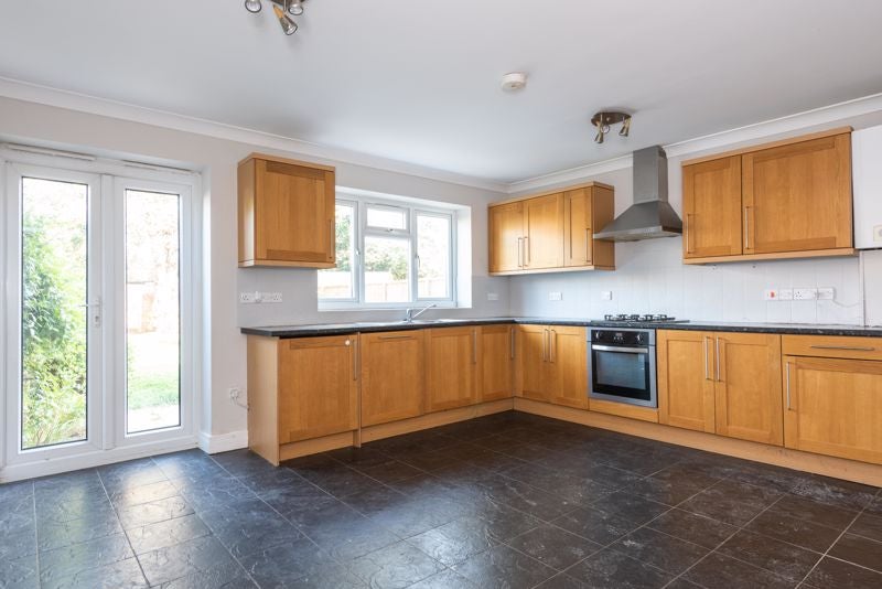 House Fairfax Close in Elmbridge