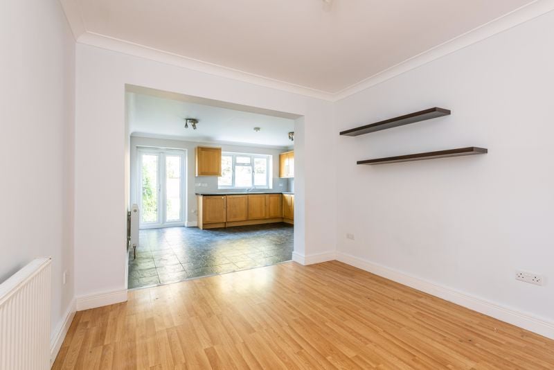 House Fairfax Close in Elmbridge