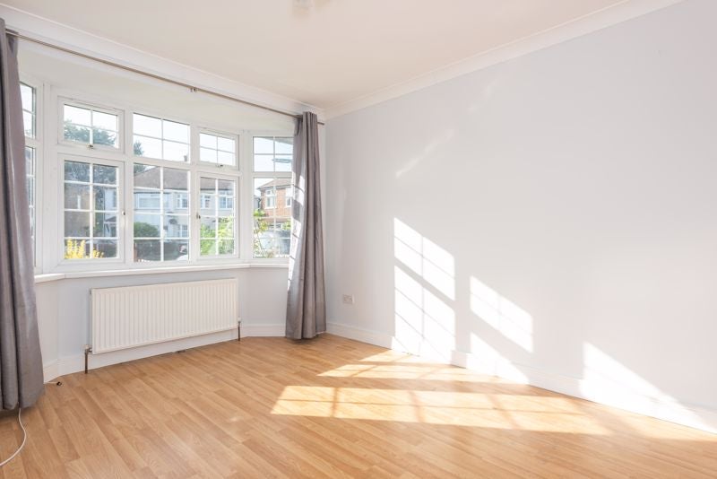 House Fairfax Close in Elmbridge