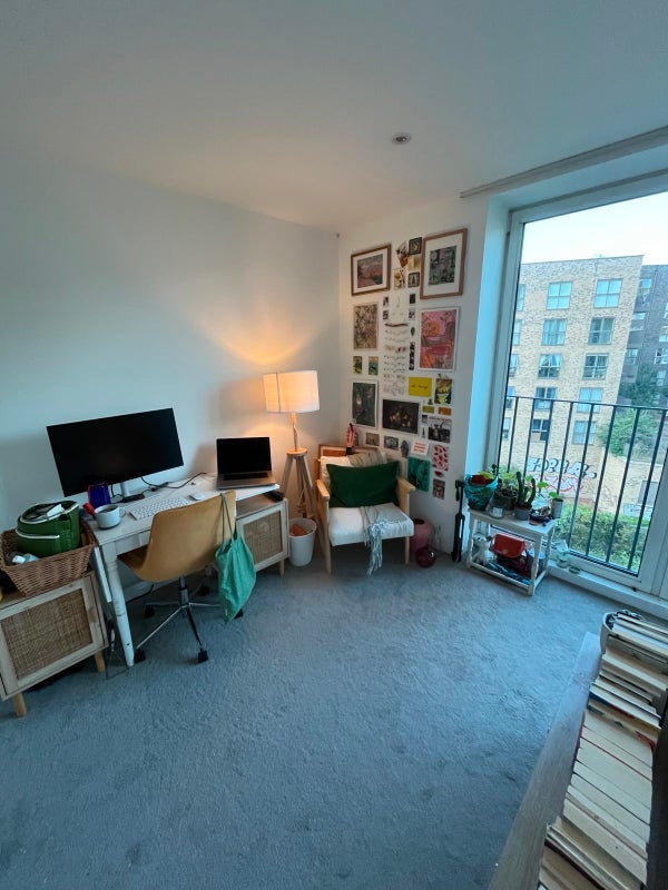 Room Champions Walk in Greater London