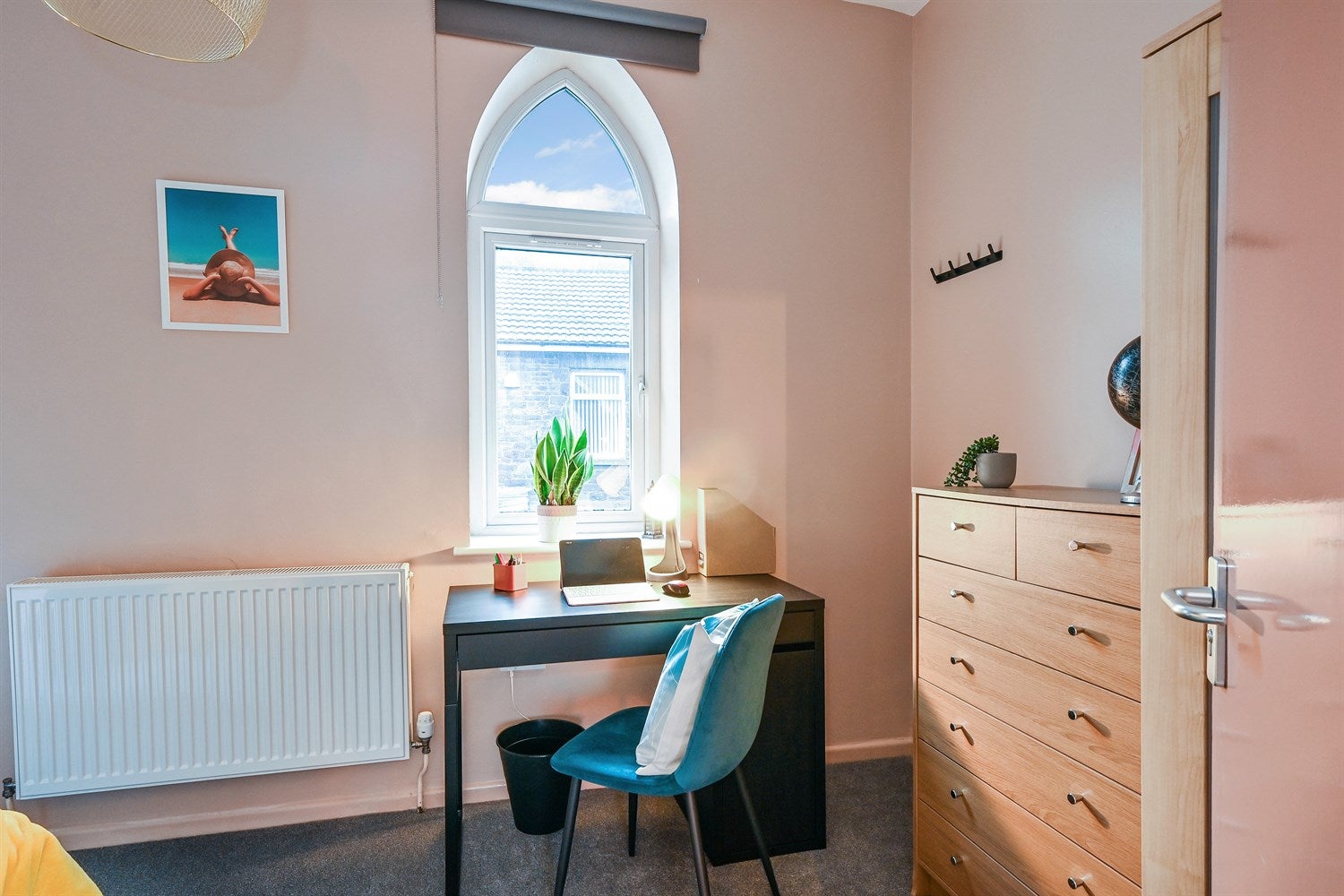 Room Wood Road in Pontypridd