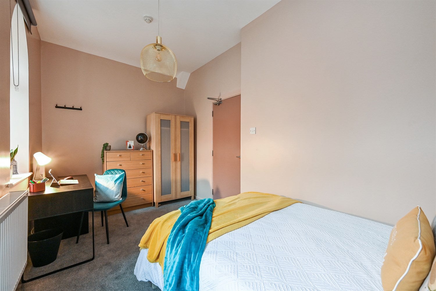 Room Wood Road in Pontypridd