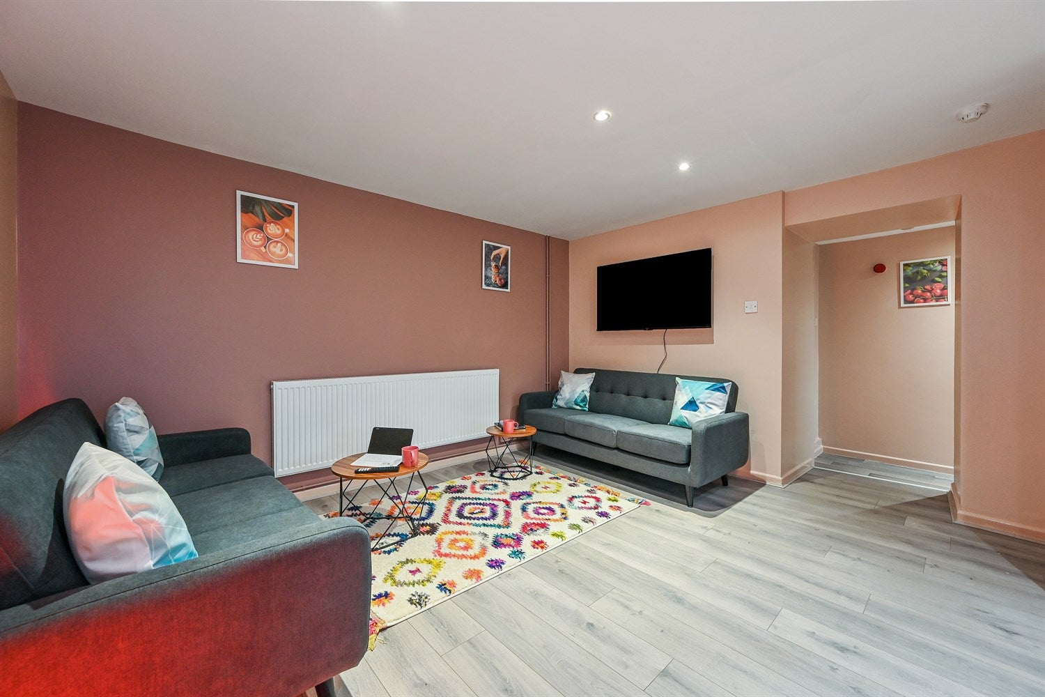 Room Wood Road in Pontypridd