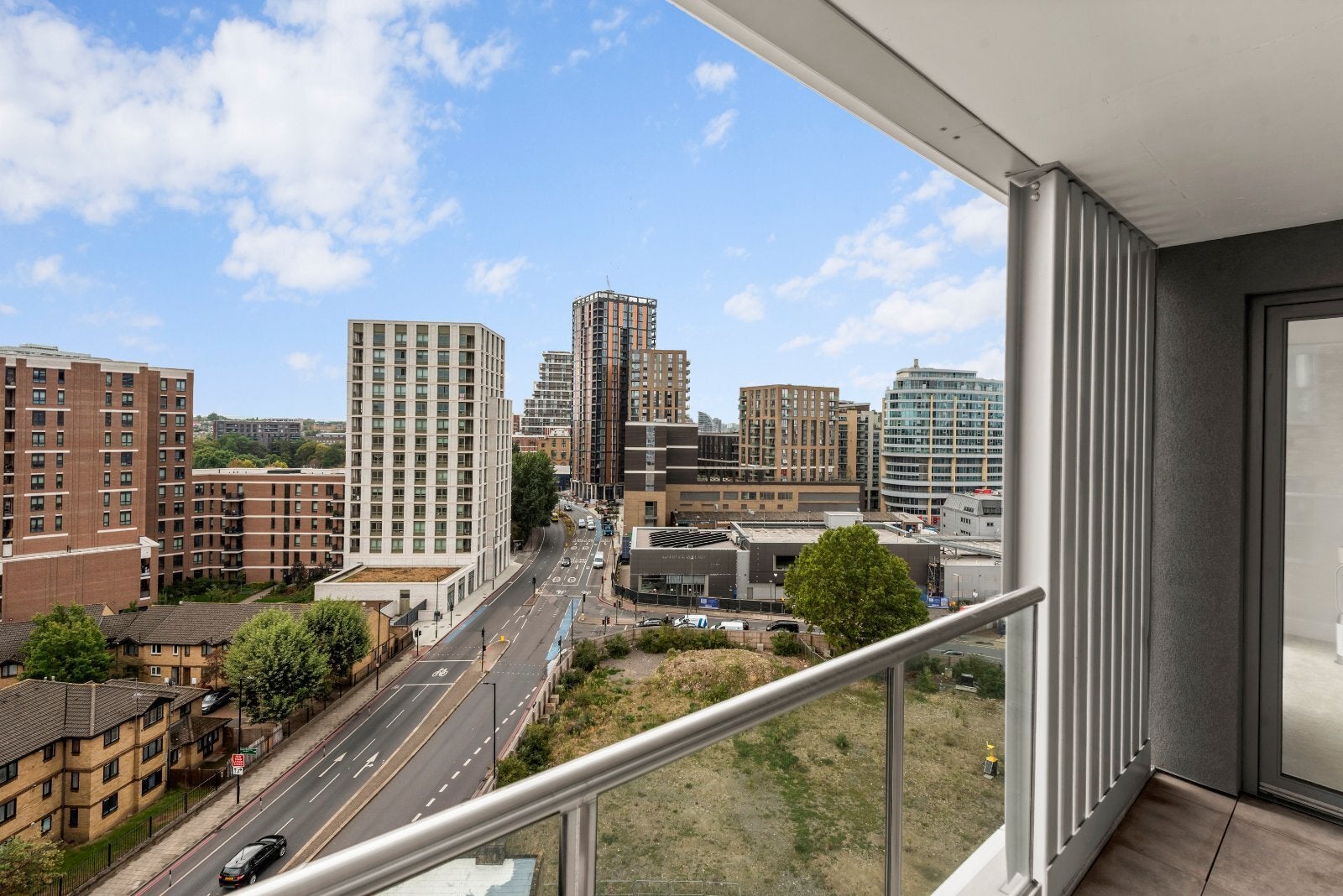Flat Yelverton Road in Greater London