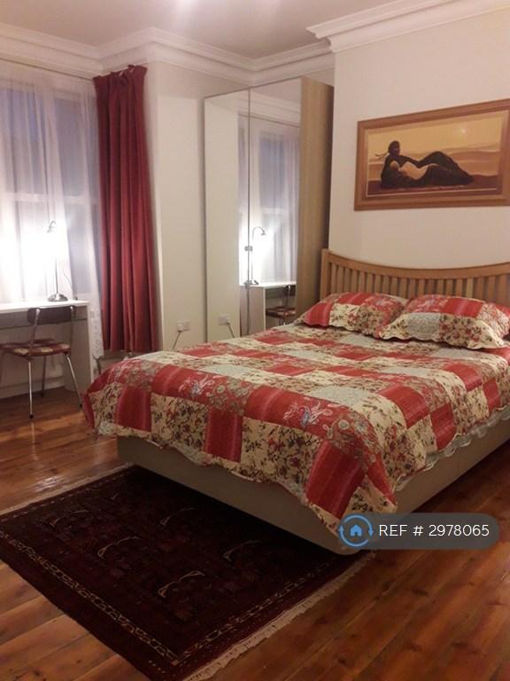 Room Hazeldean Road in Greater London
